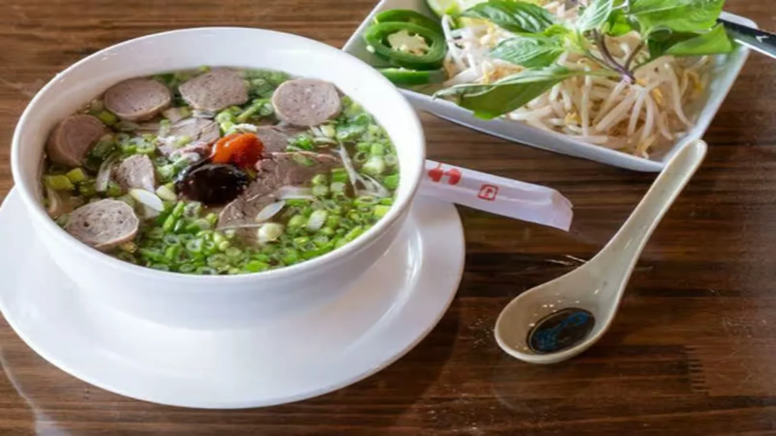 P6. Flank Steak & Meat Ball Pho